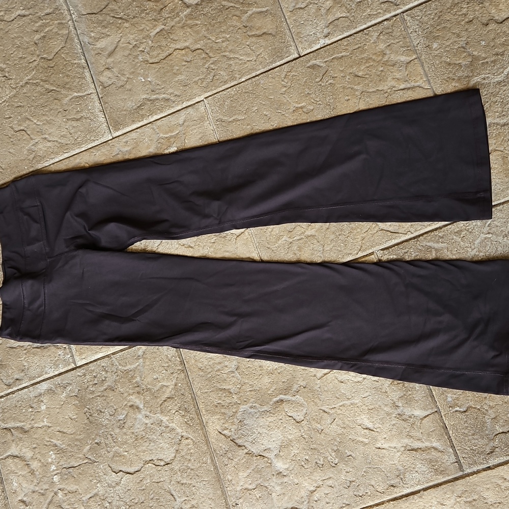 Bloq UV Performance Mid-Rise Flare Bottom Leggings Dark Brown- XS, EUC